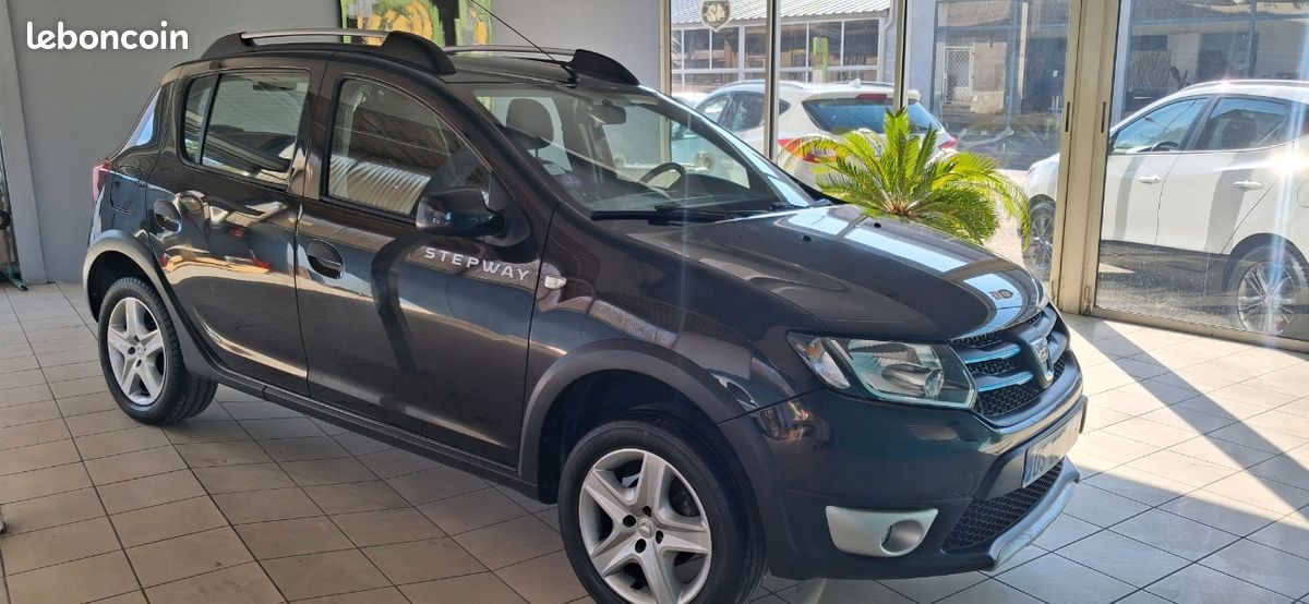 Dacia sandero/90cv/stepway/prestige/6-2015/73000kms/gps/8990e (image 1)