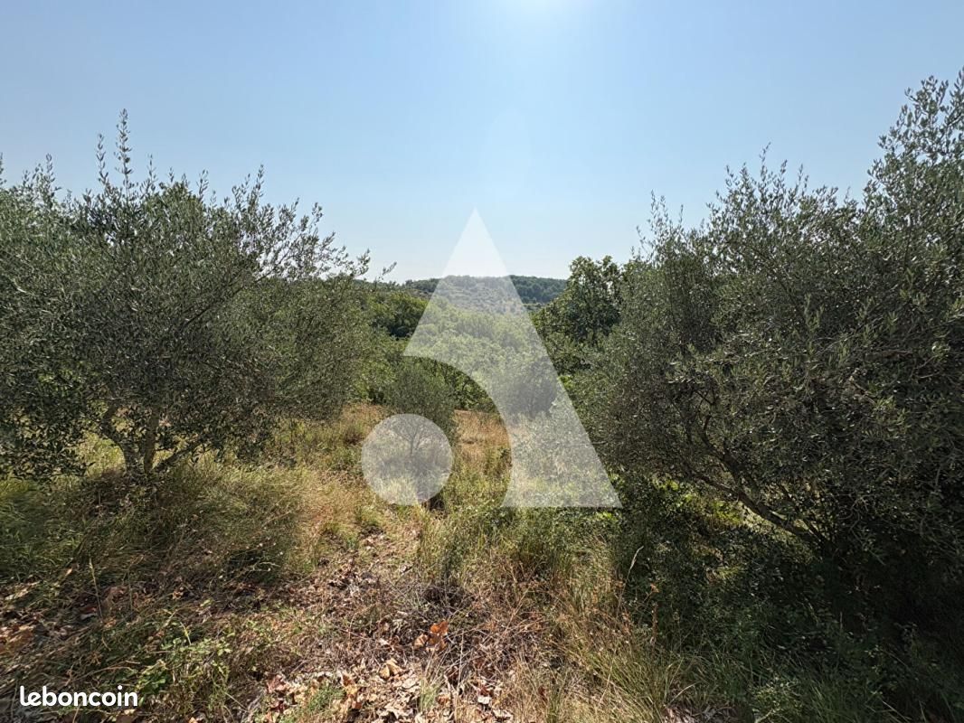 Terrain 2 970 m² Saint Etienne De Fontbellon · à Saint-Étienne-de-Fontbellon · 85 000 €