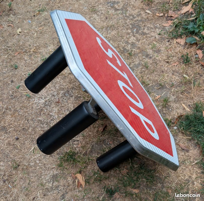 Table basse panneau stop (image 3)
