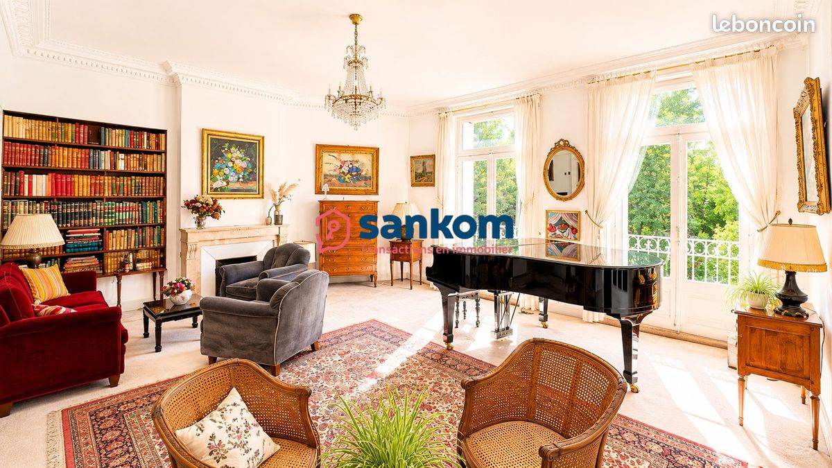 Appartement 6 pièces 207 m² · à Le Puy-en-Velay · 207 m² · 294 000 €