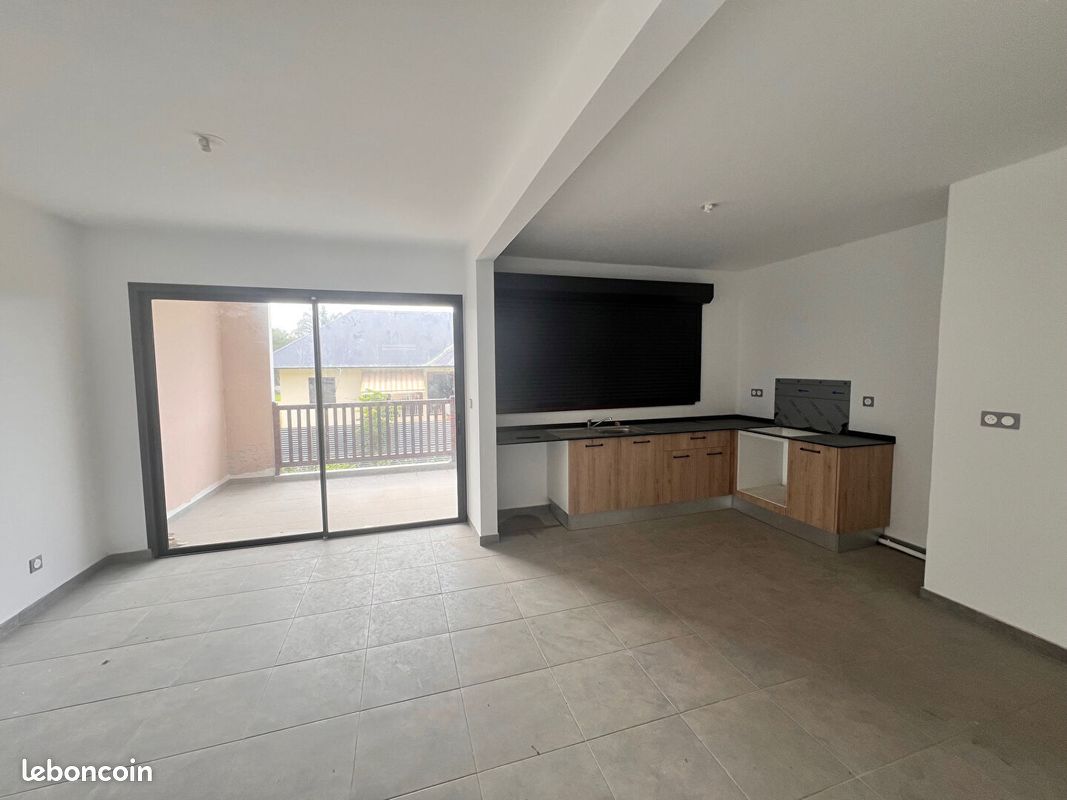 Appartement 2 pièces 52 m² · à Remire-Montjoly · 52 m² · 800 €/mois