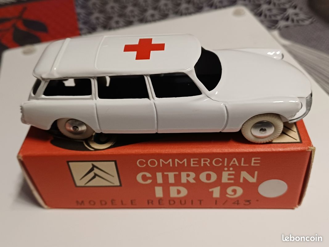 DS ID CITROEN 1/43 - Miniature ELIGOR - Collection Voiture Ancienne