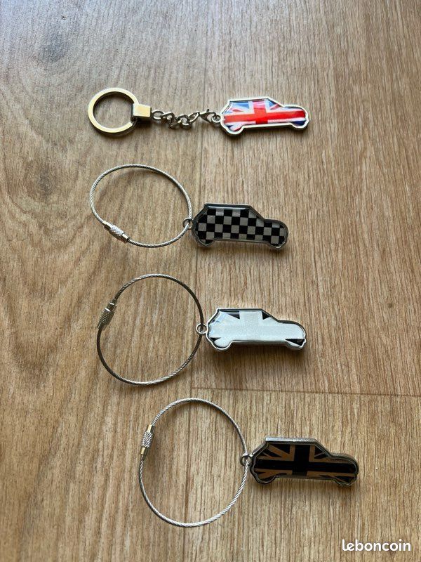 MINI Série R Drapeau à Damier Poignées De Porte Extérieure, Garniture De Poignée De Porte Pour Mini Cooper One/S/JCW R55 R56 R57 R58 R59 R60 R61( Blanc à Carreaux, 2 Portes