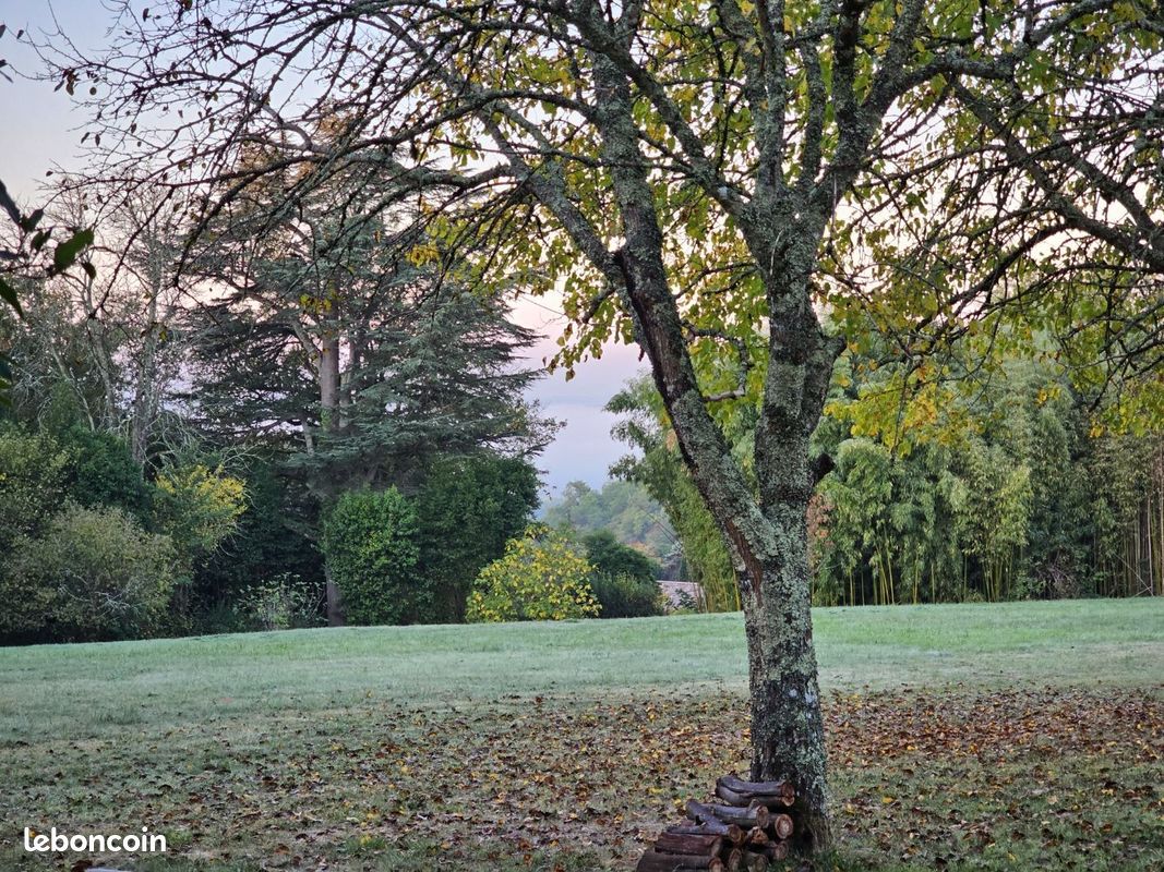 Terrain à bâtir de 540 m² à LOUPES (33) · 124 000 €