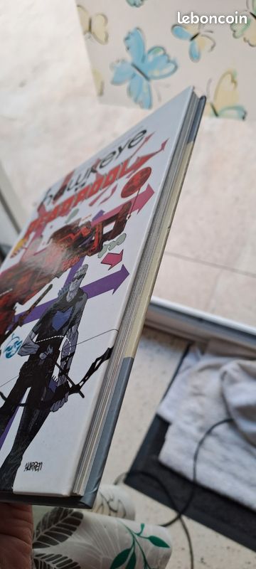 Hawkeye vs deadpool (image 5)