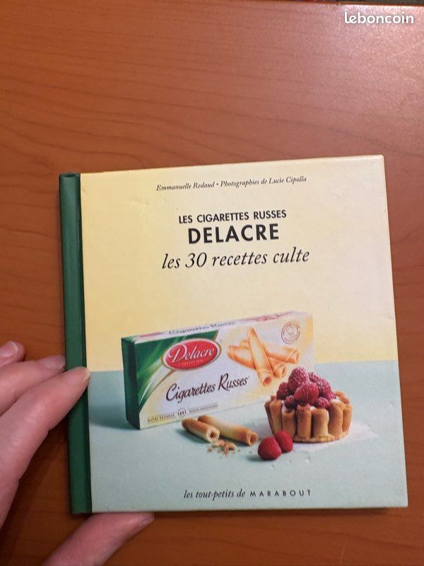 Les cigarettes russes Delacre. Les 30 recettes culte. Emmanuelle Redaud.  Collection Les tout-petits de Marabout, 2012