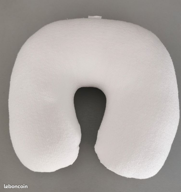 Coussin de voyage ou de plage blanc (image 1)