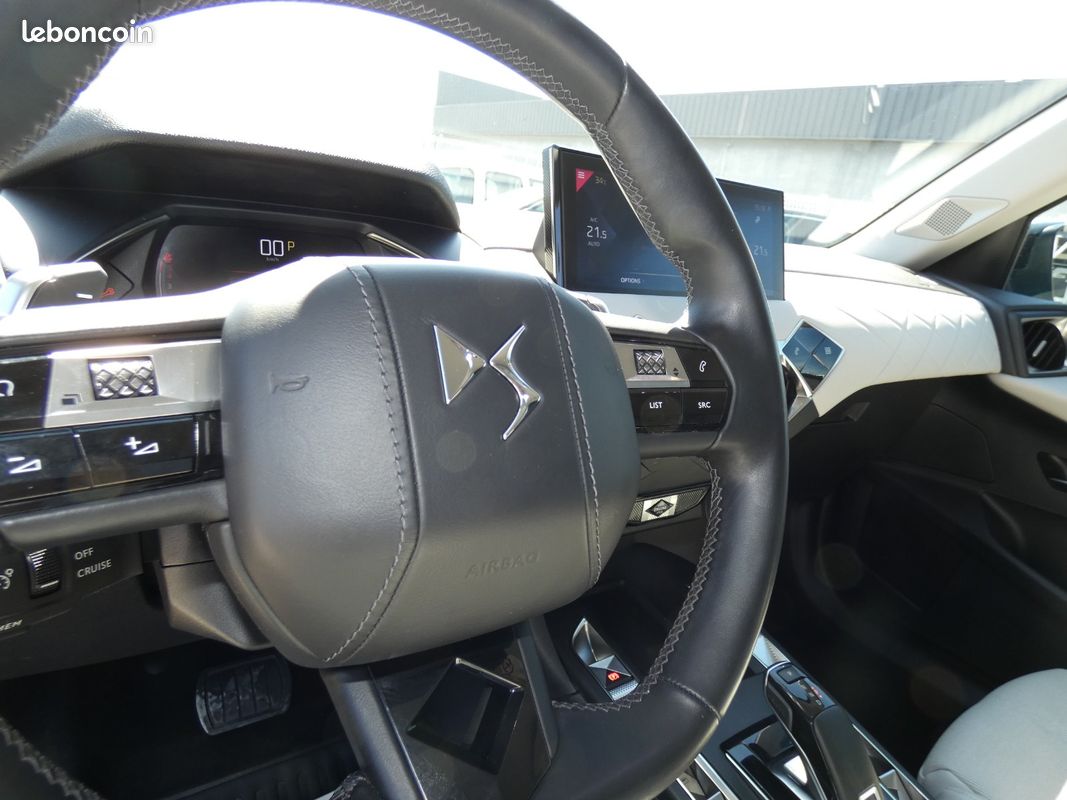 DS DS3 CROSSBACK BlueHDi 130 EAT8 Grand Chic (image 24)
