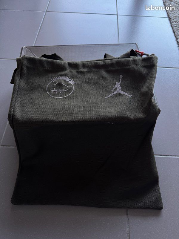 Nike x Travis Scott Jumpman (image 5)
