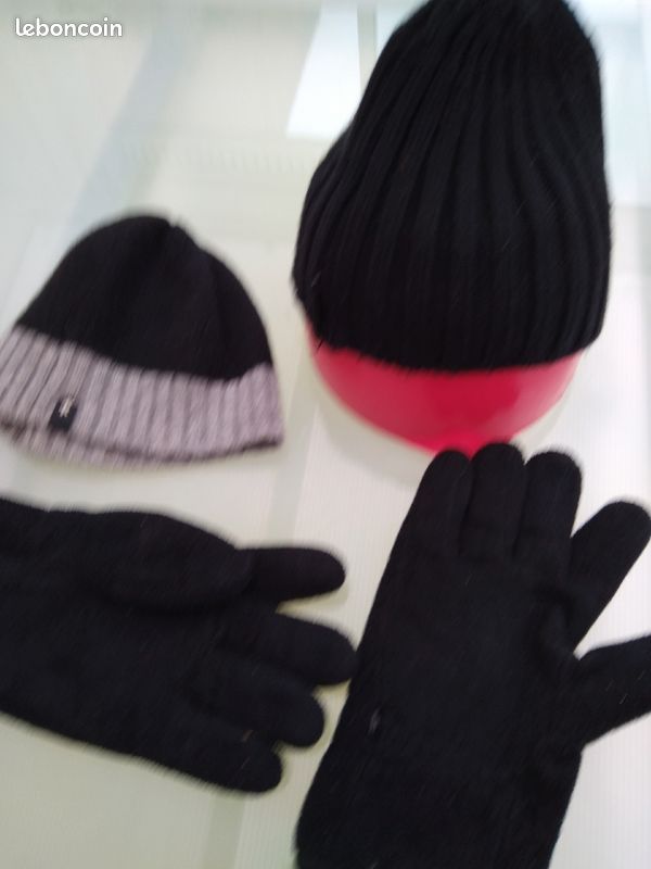 2 bonnets marque t unique + paire gants 5/10 ans (image 2)