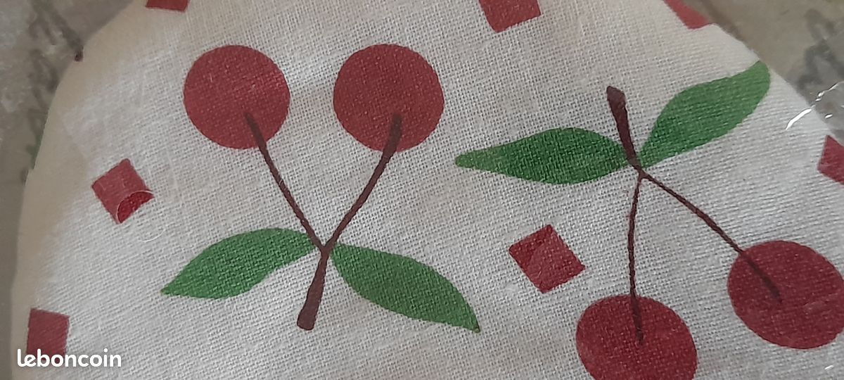 Gant Manique de cuisine '" motifs cerises"- Etat Neuf - Marque François Saget (image 3)