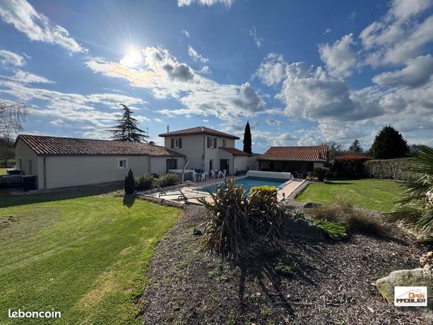 Propriété 8 pièces 208 m²