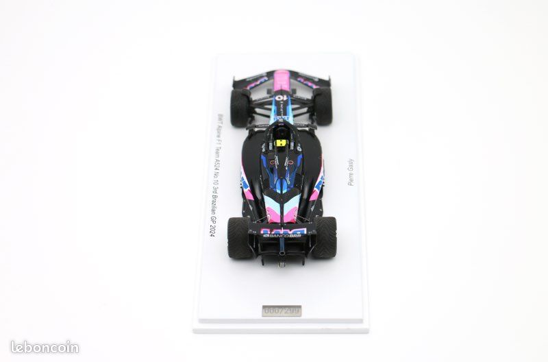 Spark Alpine F1 Team 1:43 – Modello Pierre Gasly Edizione Speciale GP Brasile 2024 (3° Posto) - 3