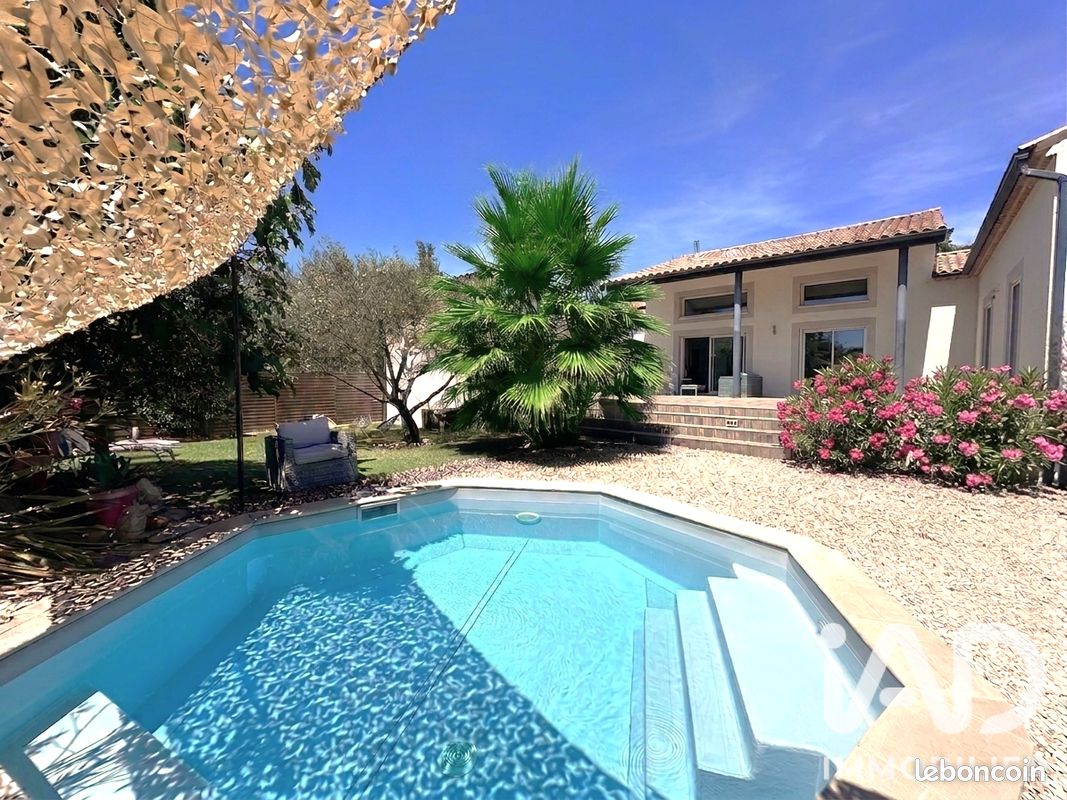 Maison 6 pièces 210 m² · à Castillon-du-Gard · 210 m² · 645 000 €