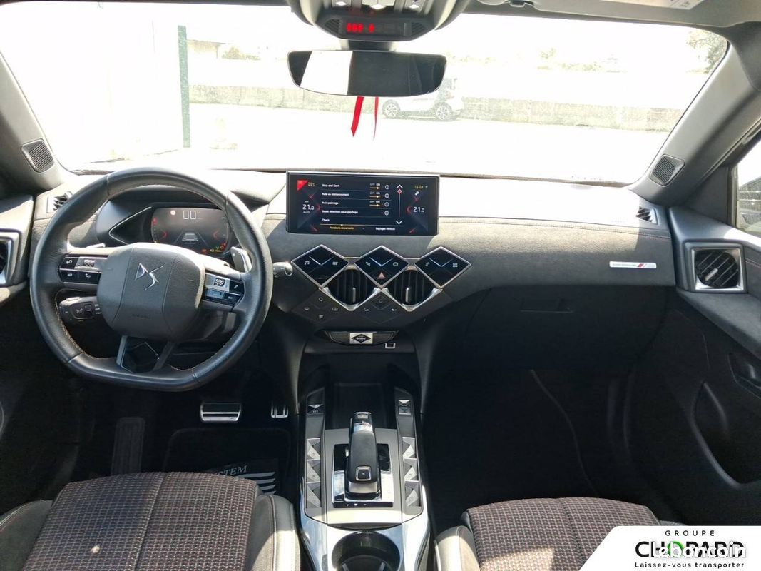 DS DS3 Crossback PureTech 130 EAT8 Performance Line+ (image 15)