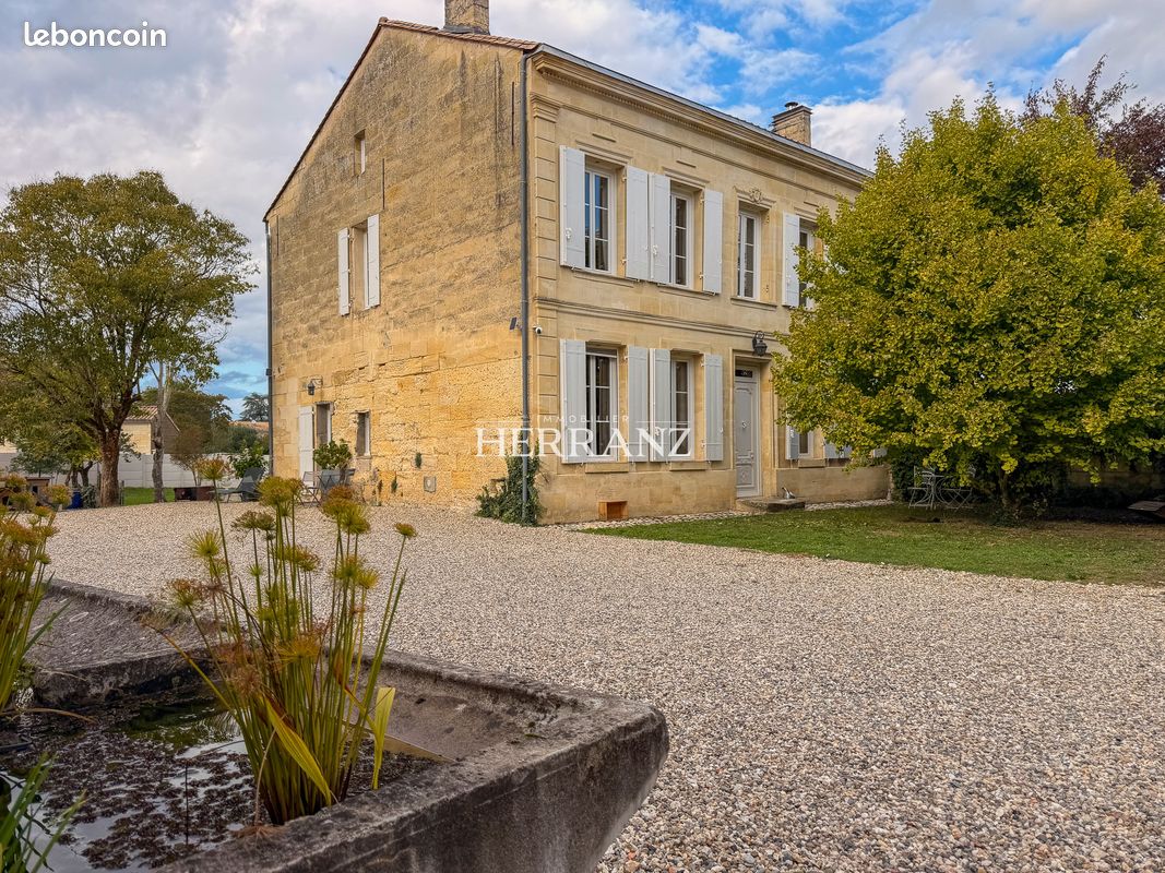 Maison 6 pièces 185 m² · à Cabara · 185 m² · 450 000 €