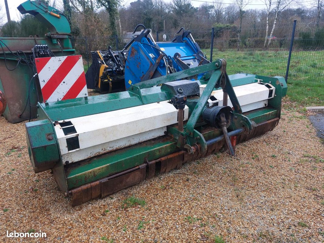 Lagarde SX 320 (image 1)