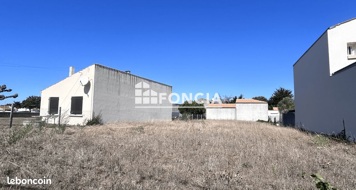 Terrain 732 m² · à Saint-Georges-d'Oléron · 732 m² · 183 000 €