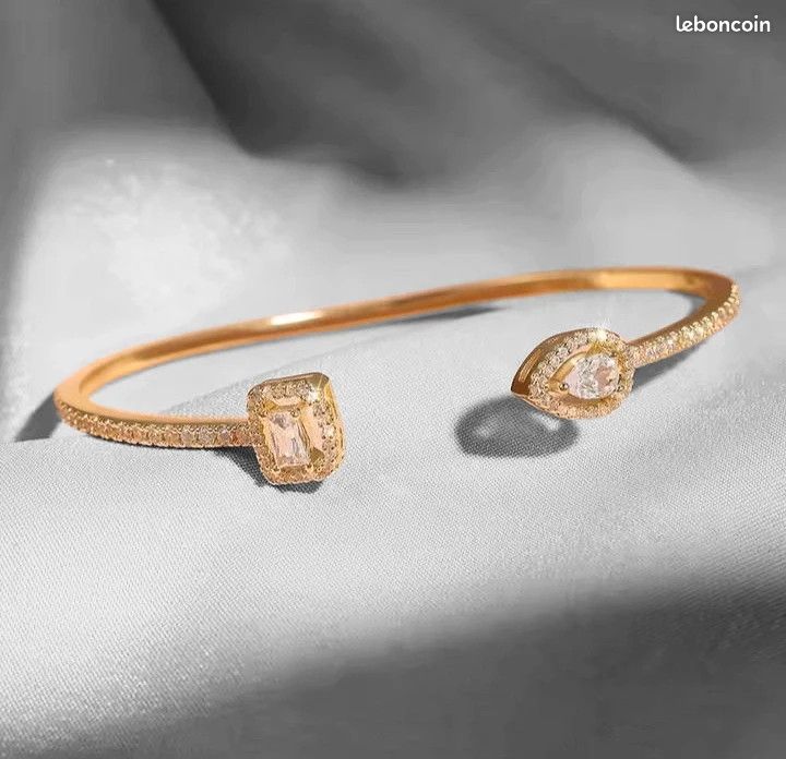 Bracelet doré ouvert femme – élégant tendance 2025 Montres