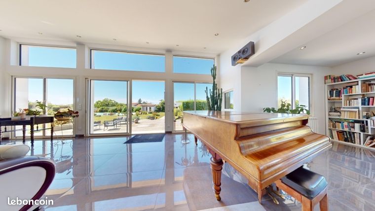 Propriété 6 pièces 279 m²