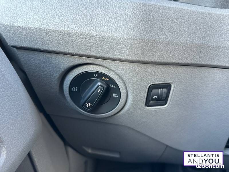 Volkswagen Crafter FOURGON VAN 35 L3H3 2.0 TDI 177 CH BVA BUSINESS (image 17)