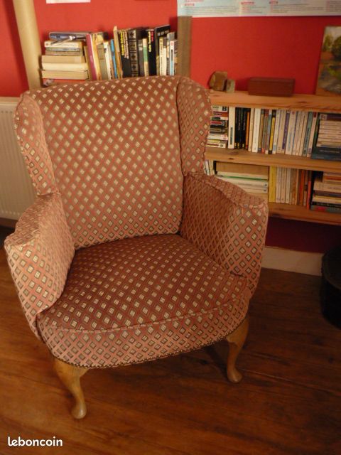 Fauteuil ancien à oreilles (image 4)