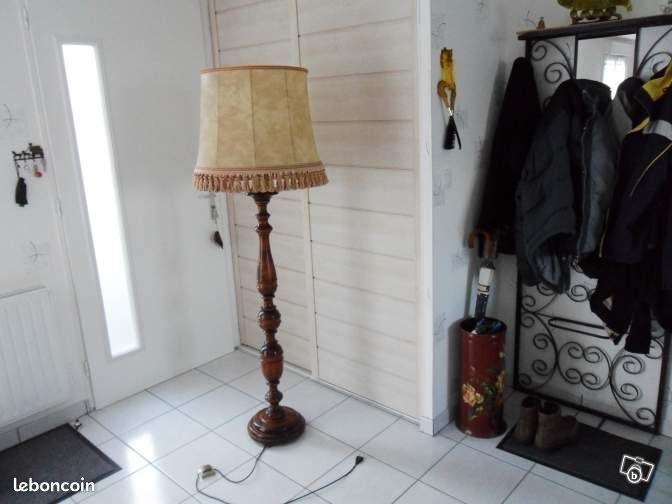 Lampadaire bois à l'ancienne (image 1)