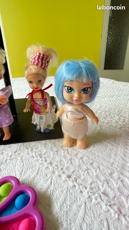 Petites poupées et véhicules mini barbie le lot (image 10)