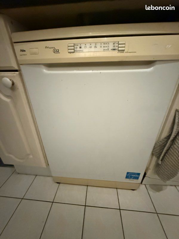 Je vends un lave-vaisselle (image 1)