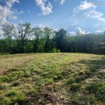 Terrain 880 m² · à Amange · 880 m² · 52 000 €
