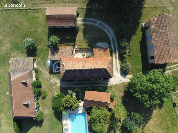 Maison 10 pièces 215 m²