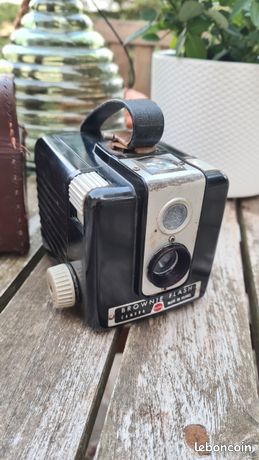 Appareil photo BROWNIE FLASH- KODAK 1955 avec sa boite d'origine
