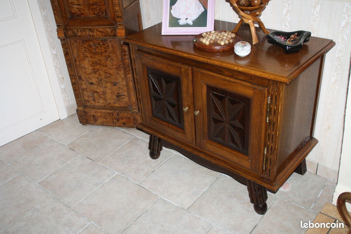 Petit meuble d'appoint avec portes et etageres (image 1)