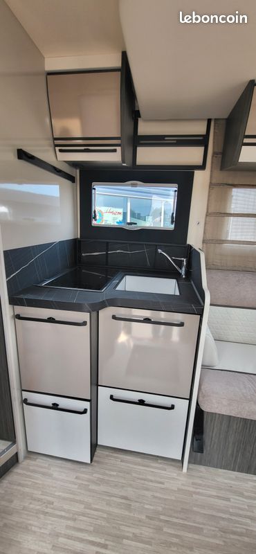 SERIE 25 ANS MC LOUIS PROFILE 881 (lit central) 165CV BVA (image 5)