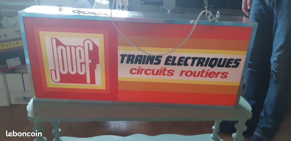 Enseigne Lumineuse Animée MTH Trains – Déco Vintage Pour Passionnés De Trains
