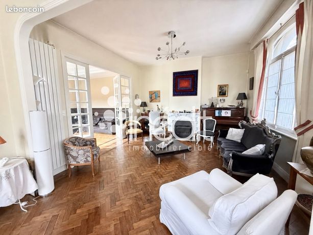 Propriété 12 pièces 224 m²