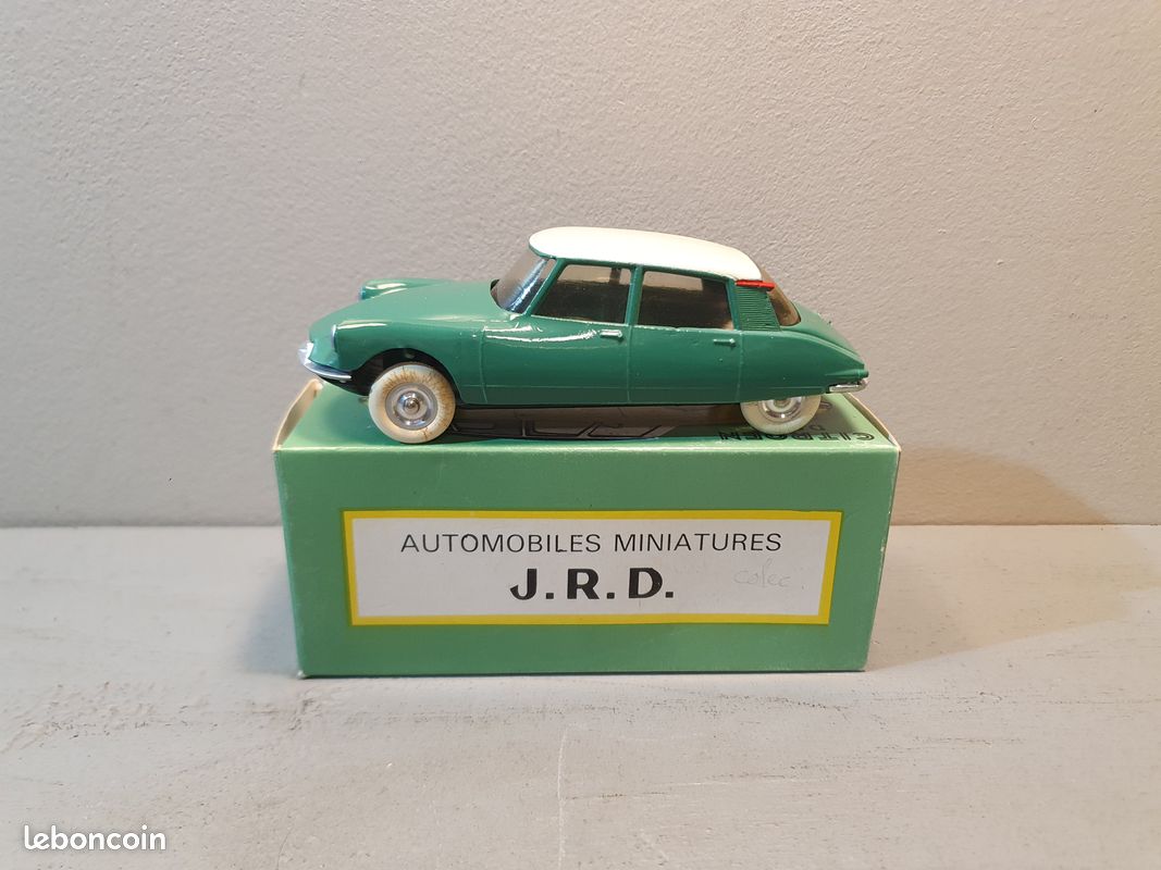 Citroën DS 19 vert anis - HO 1/87 - BUSCH 48029