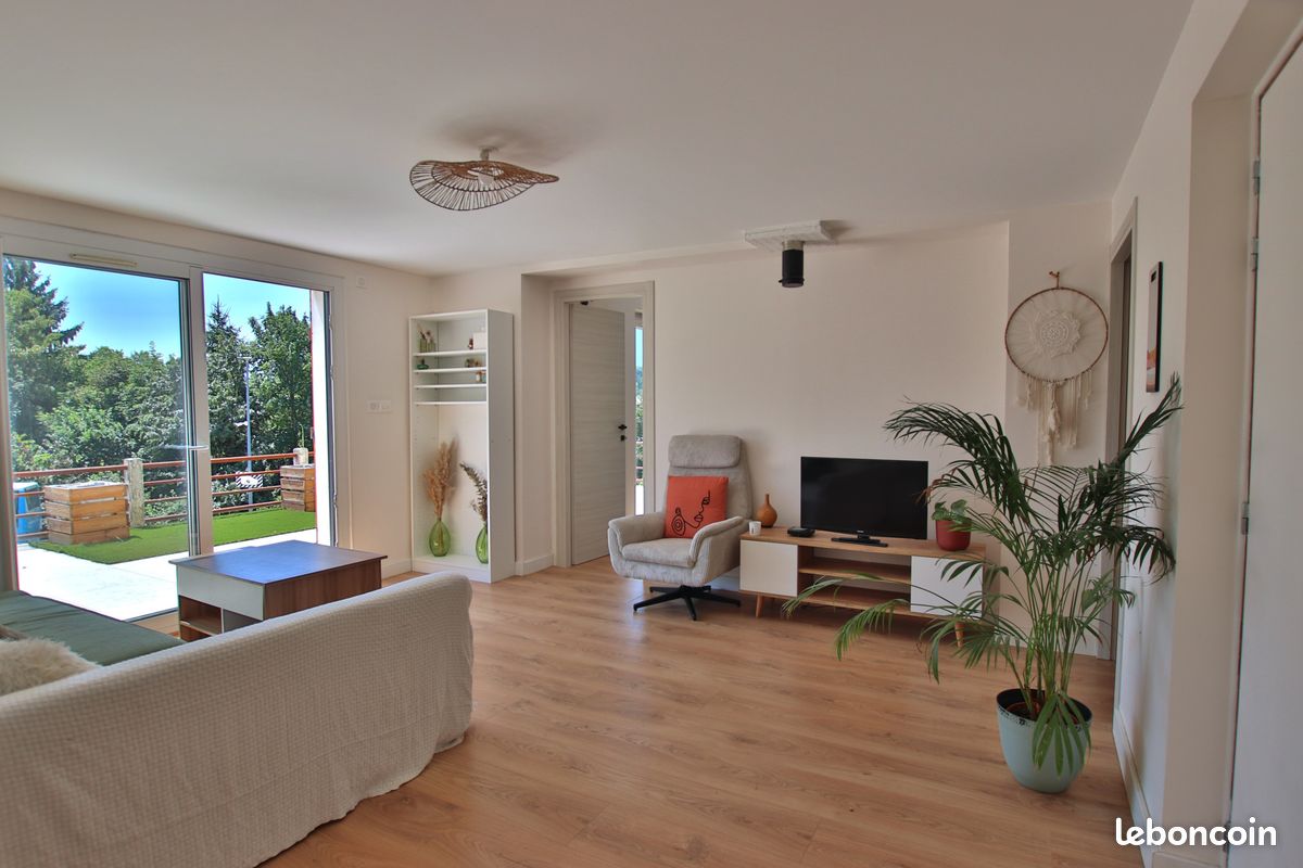 Appartement 3 pièces 84 m² · à Drumettaz-Clarafond · 84 m² · 370 000 €