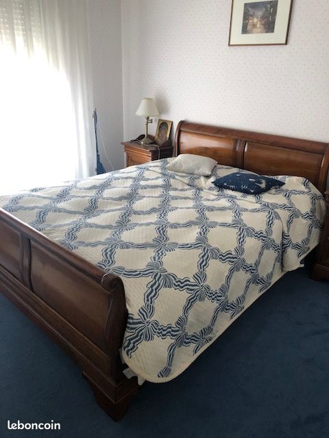Lit avec sommier + matelas + 2 tables de chevets (image 1)