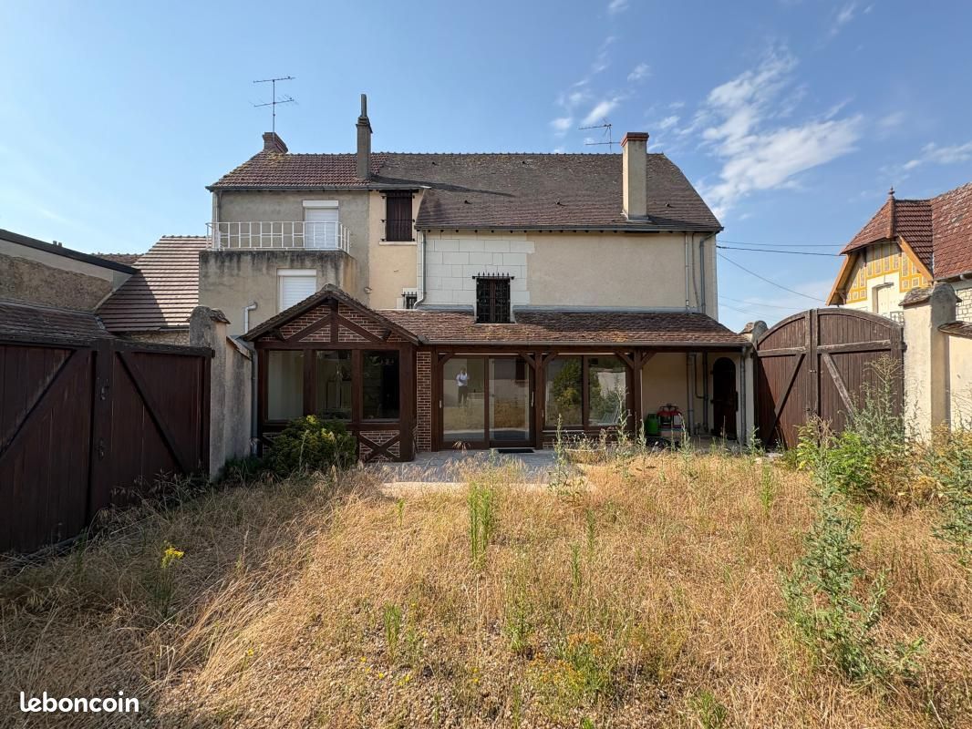 Maison 5 pièces 200 m² · à Meusnes · 200 m² · 170 000 €