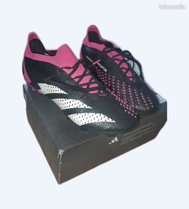 Crampon adidas rose et noir (image 1)