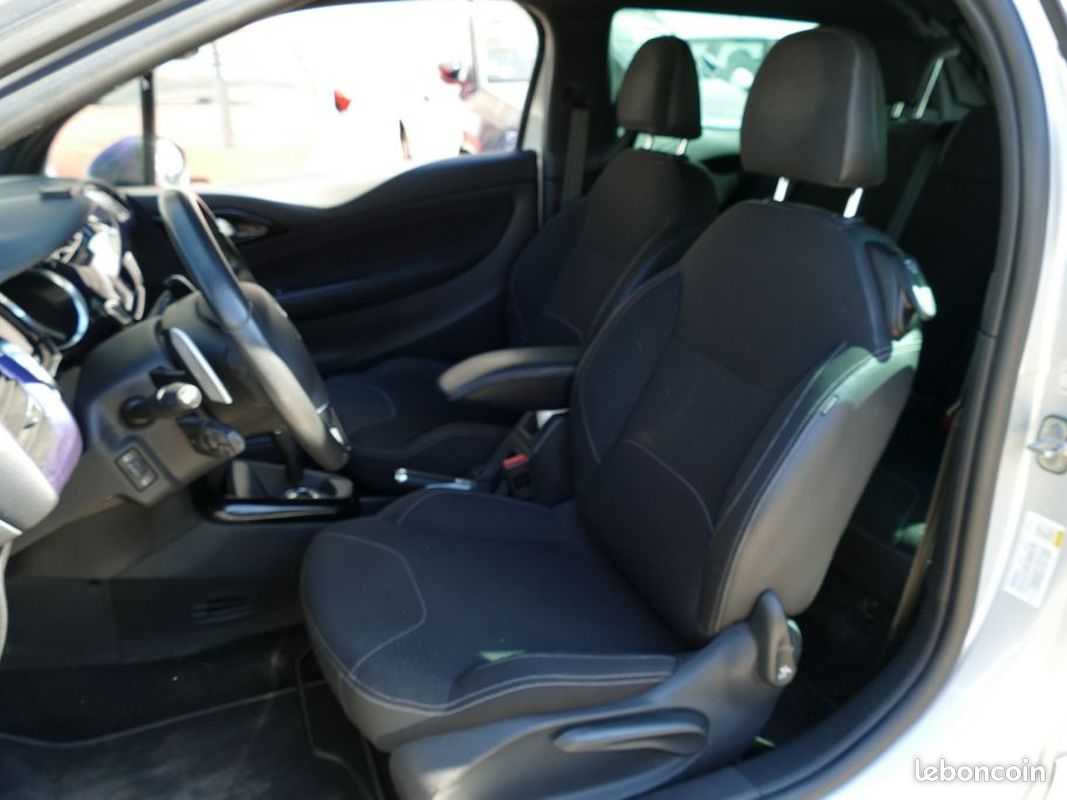 Citroen ds3 cabriolet 1.6 e-hdi 90 so chic etg6 (image 11)