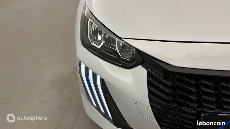 Peugeot 208 e-208 136ch 50 kWh Style (image 17)