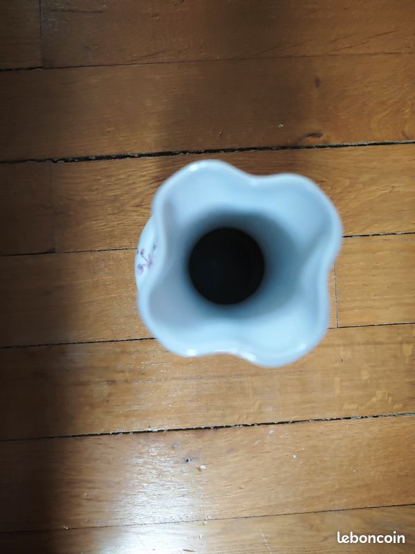 Joli vase porcelaine de Limoge (image 2)