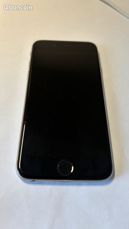 IPhone 6 32Go - Gris Sidéral (image 1)