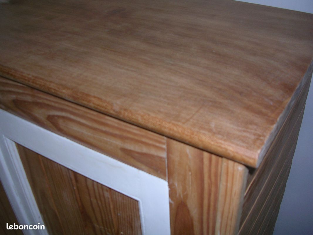 Petit meuble ancien en bois (image 3)