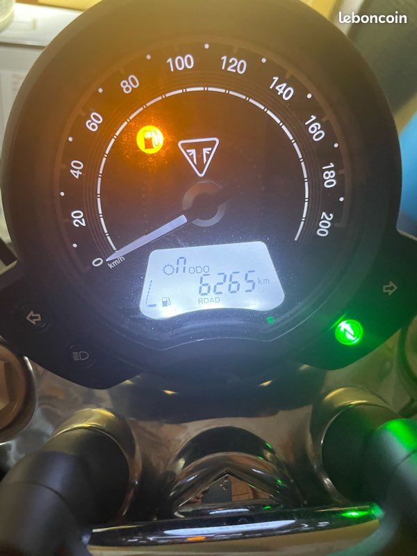 Triumph Speedmaster 1200 (2021) – Bicolore – 6 400 km – État neuf (image 3)
