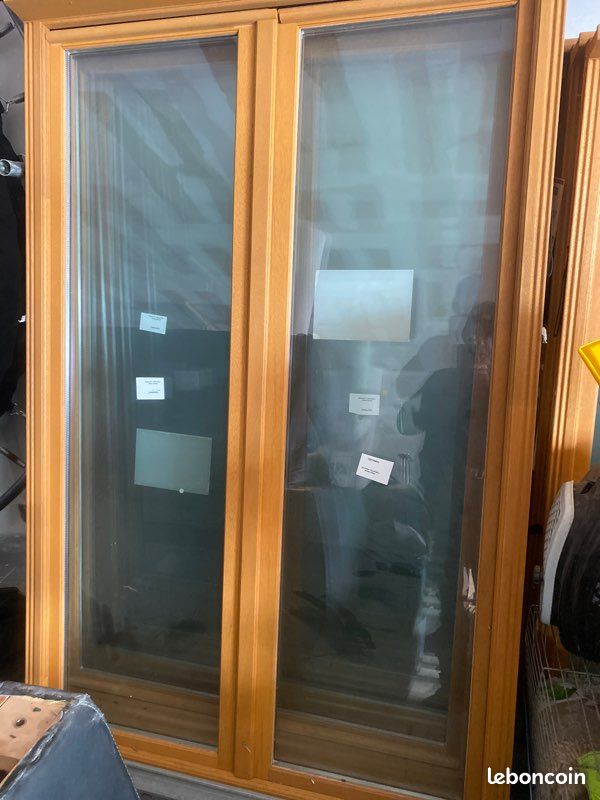 A vendre fenêtre chêne massif double vitrage 1,16X1,80m (image 1)