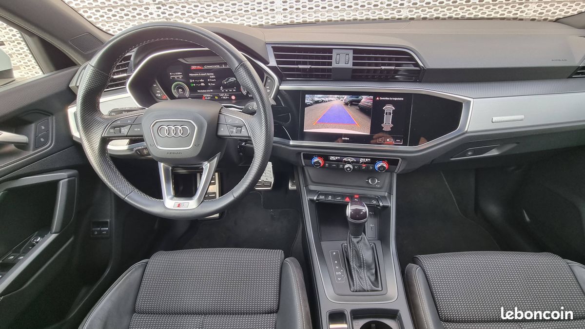 AUDI Q3 45 TFSIe 245 ch S tronic 6 S line (image 17)