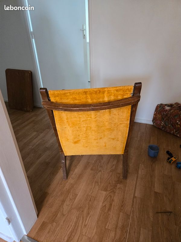 Fauteuil à restaurer (image 3)